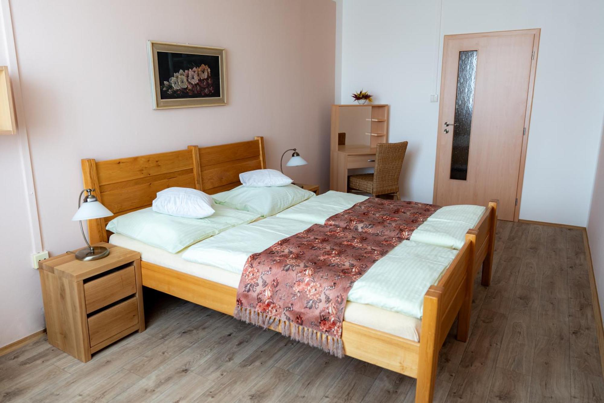Hotel Cementar Hranice  Esterno foto