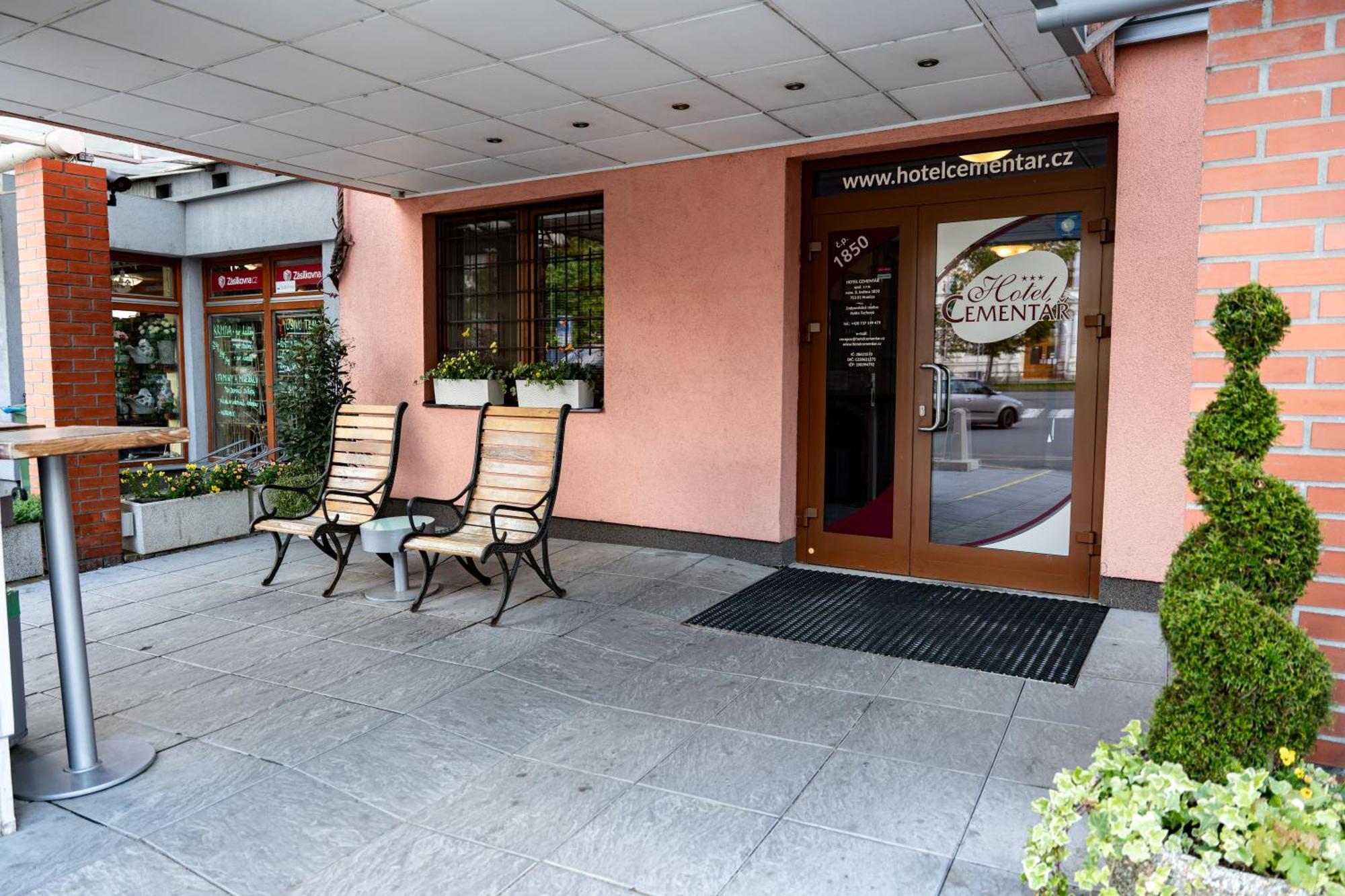 Hotel Cementar Hranice  Esterno foto