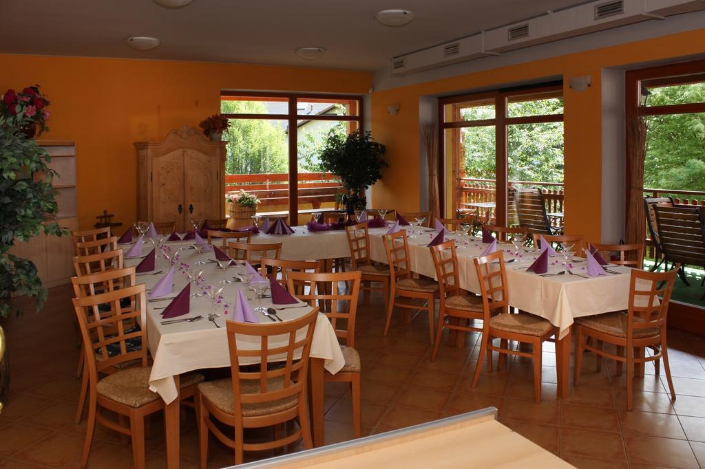 Hotel Cementar Hranice  Esterno foto