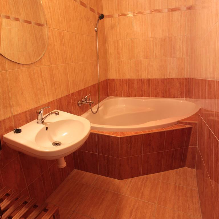 Hotel Cementar Hranice  Esterno foto